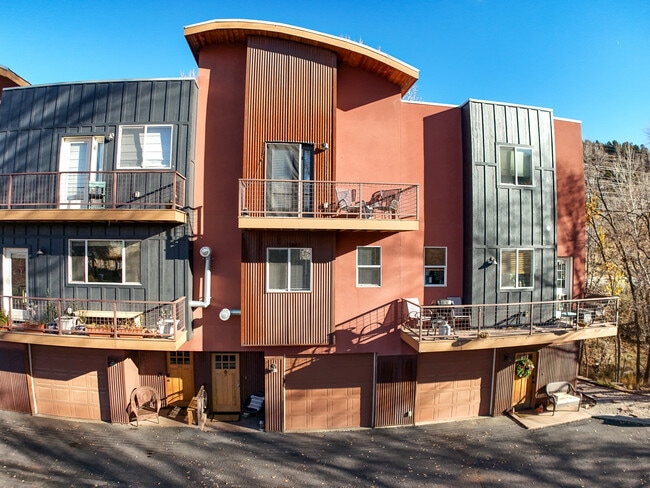 Primary Photo - 190 E 7th Ave