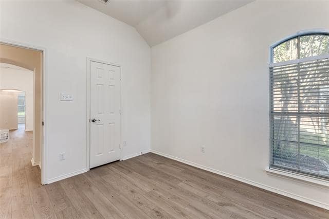 Building Photo - 6016 Vista Ln