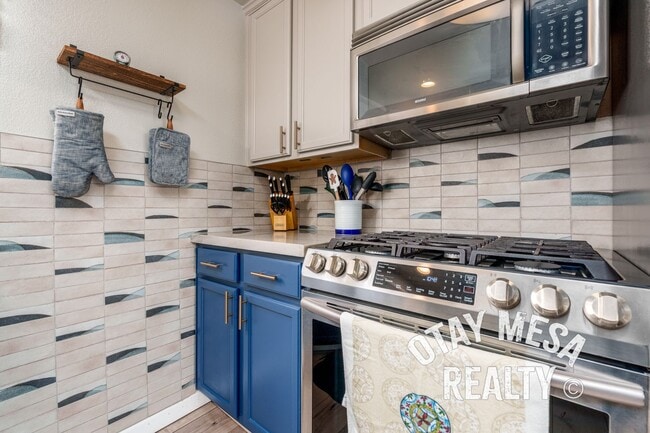 Building Photo - Fully Furnished 2BD/1BA Condo – Ideal for Traveling Professionals