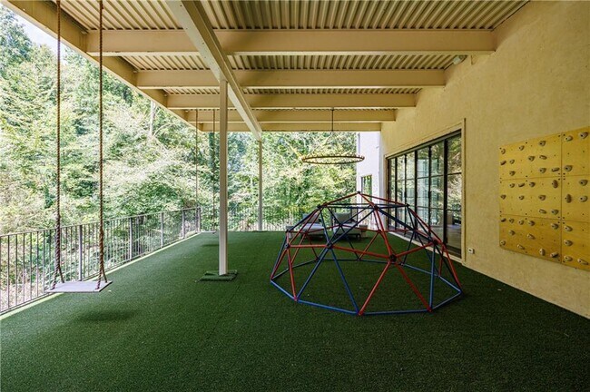 Building Photo - 3570 Knollwood Dr NW
