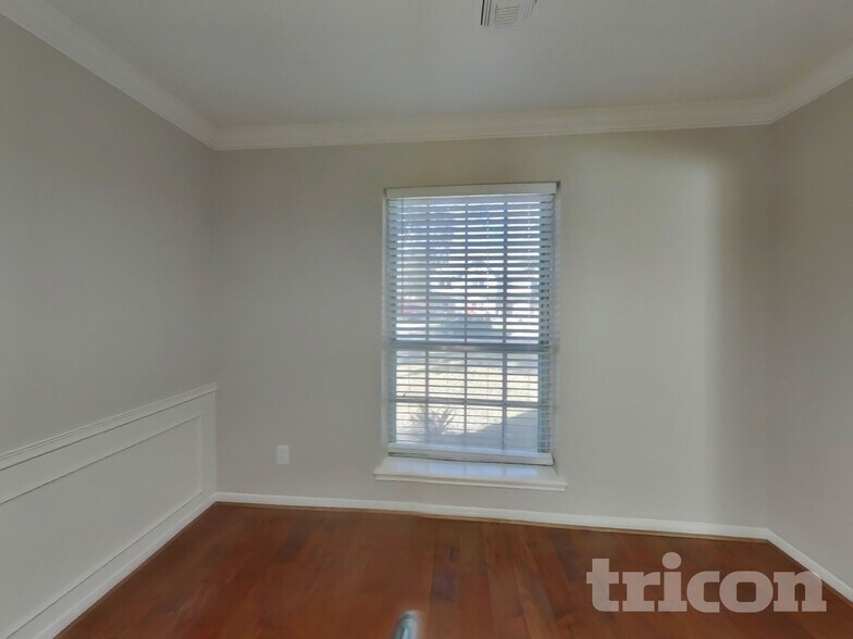 Building Photo - 5523 Foresthaven Dr