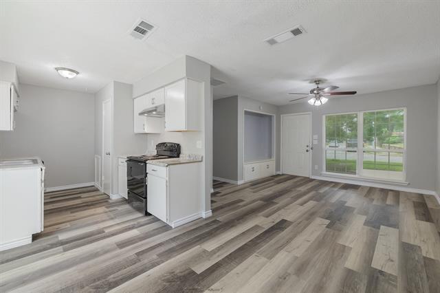 Building Photo - 3201 Forestdale Ln