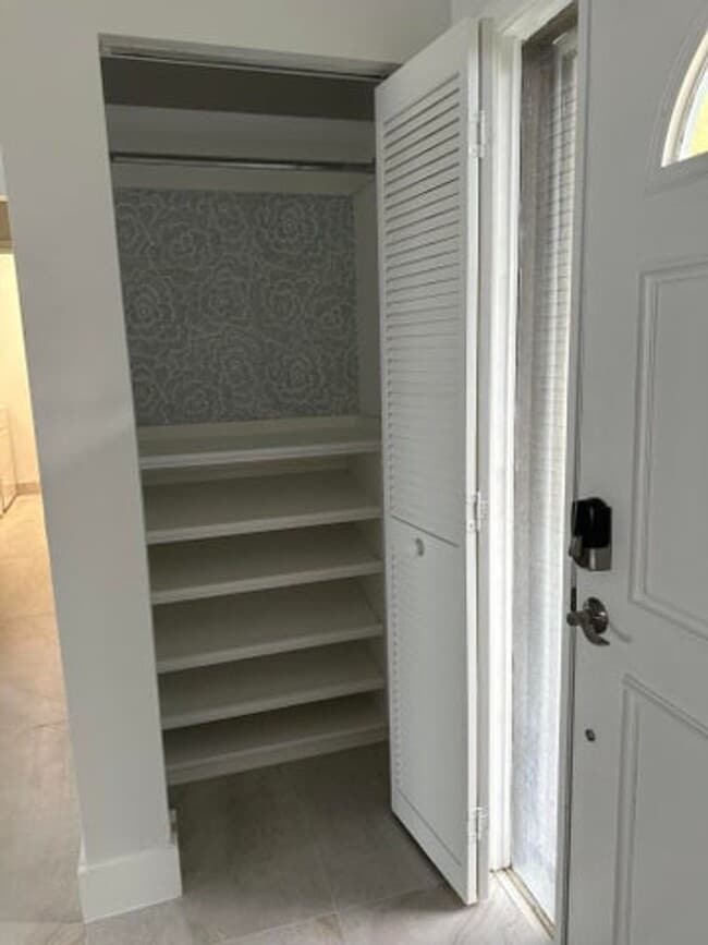 Building Photo - 11600 Island Lakes Ln