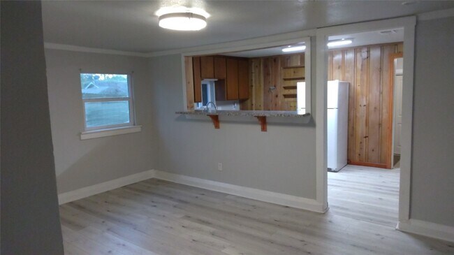 Building Photo - 7366 Meadowbrook Dr