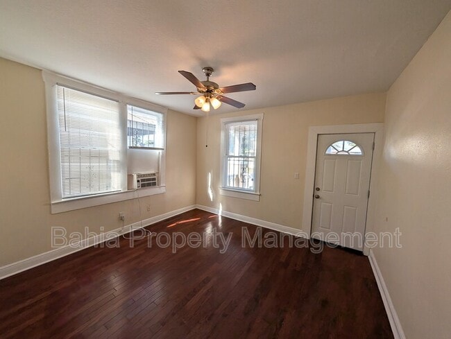 Building Photo - 2904 W Chestnut St