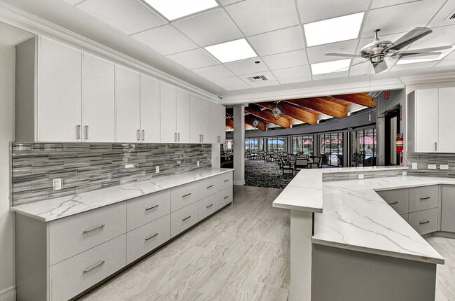 Building Photo - 7585 Lexington Club Blvd