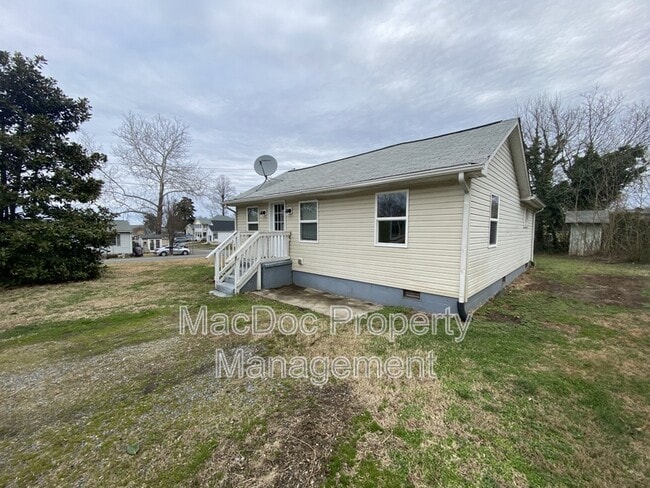 Building Photo - 5472 Riverview Dr