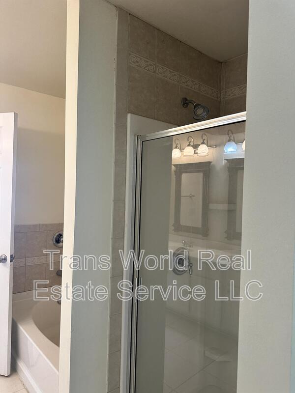 Building Photo - 9821 Alger Trce