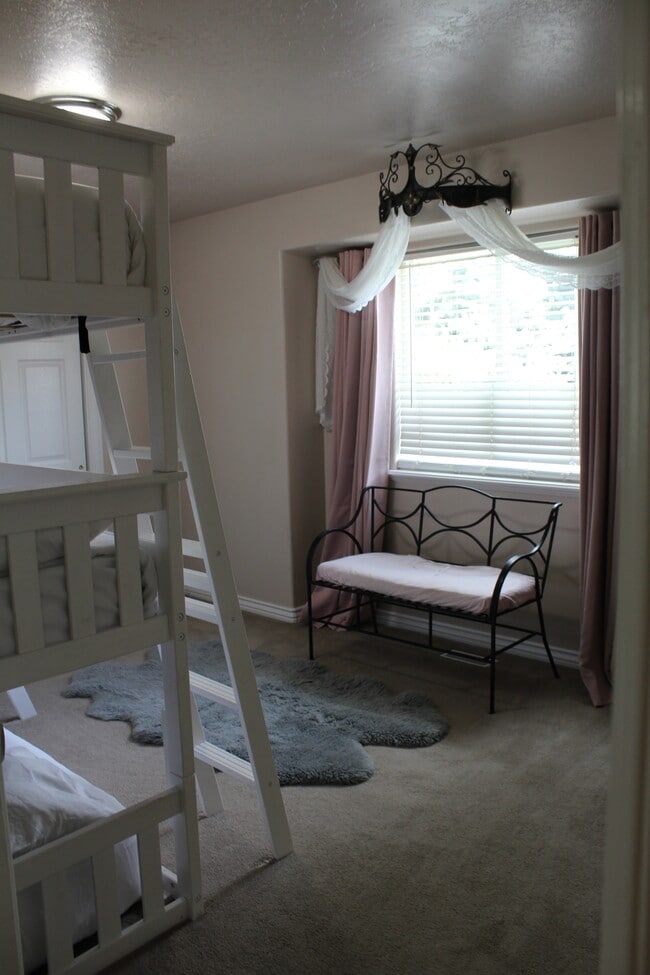 Building Photo - 3572 Wild Mare Way