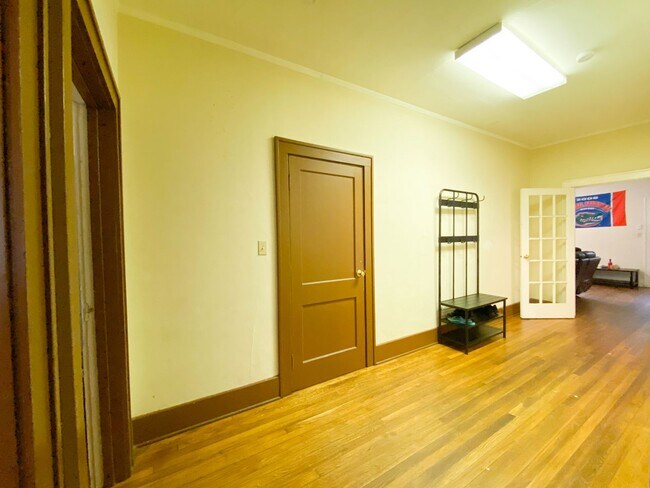 Building Photo - 1714 NW 3rd Pl