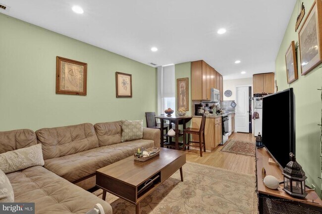 Building Photo - 4215 Ridge Ave