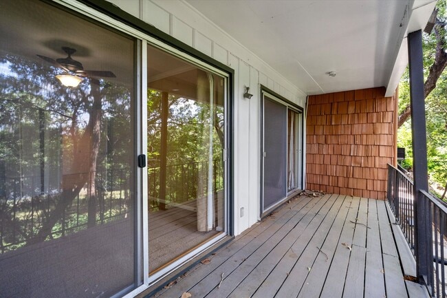 Building Photo - 2704 San Pedro St