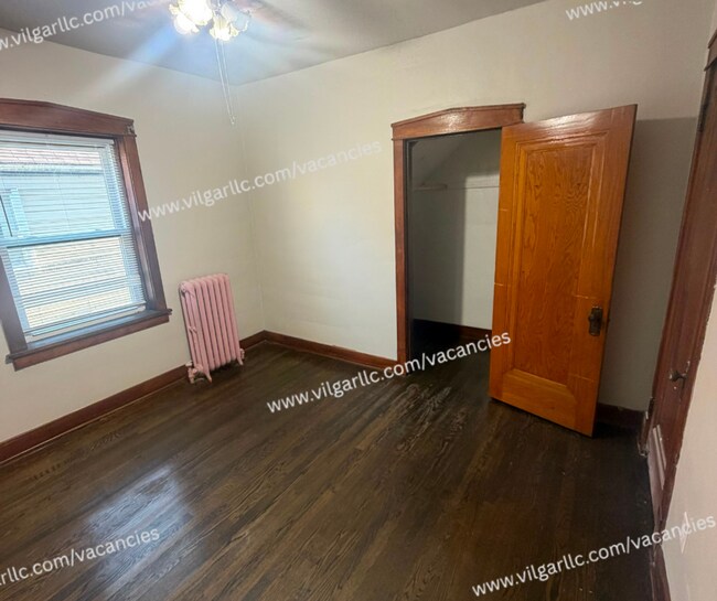 Building Photo - 5417 Wood Ave