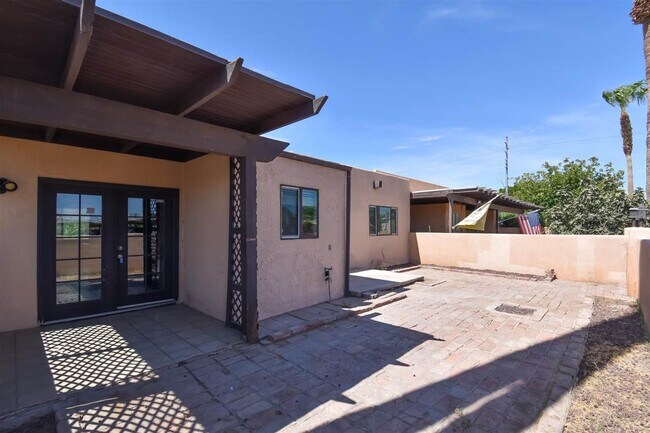 Building Photo - 2490 W Yowell Ct