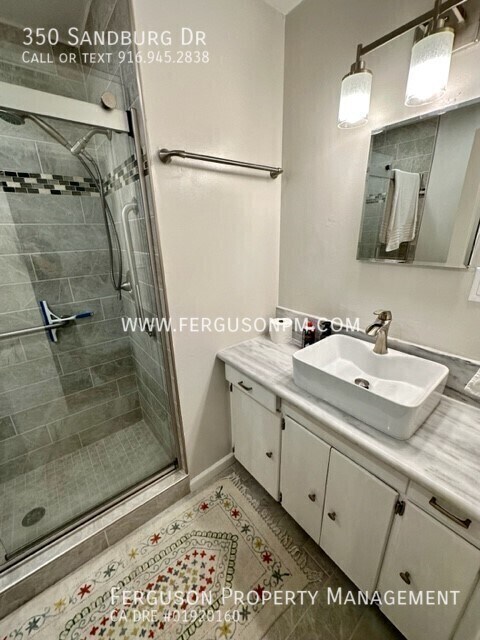 Building Photo - 350 Sandburg Dr
