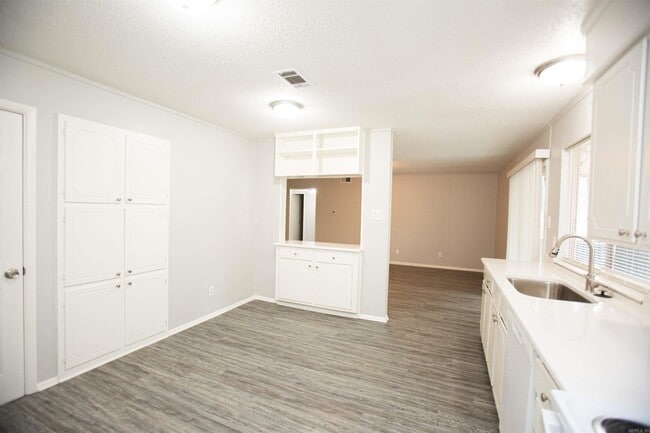Building Photo - 6 Beaver Ct