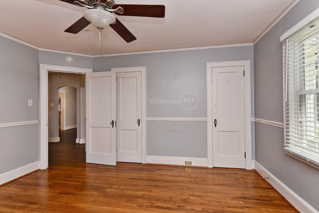 Building Photo - Cottage Home in Plaza Midwood 2Bd/1Bth wit...