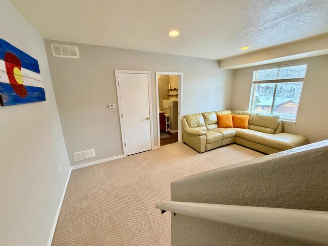 Building Photo - 104 Deer Trail Dr