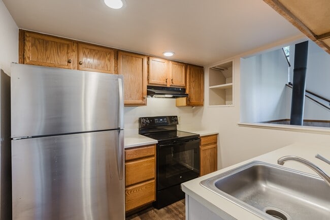 Building Photo - 21 W Golf Pl