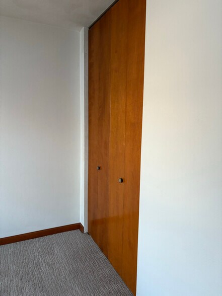 Building Photo - 1234 W Governor St