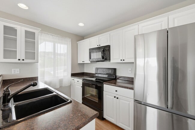 Building Photo - 3150 Cascades Ct