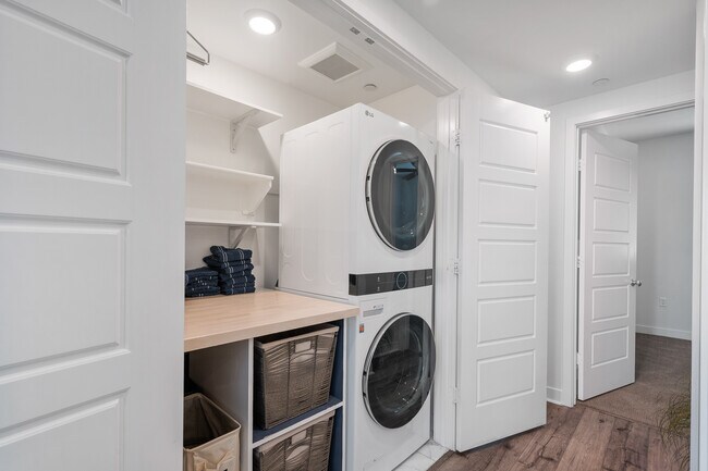 Building Photo - 281 W 8th St