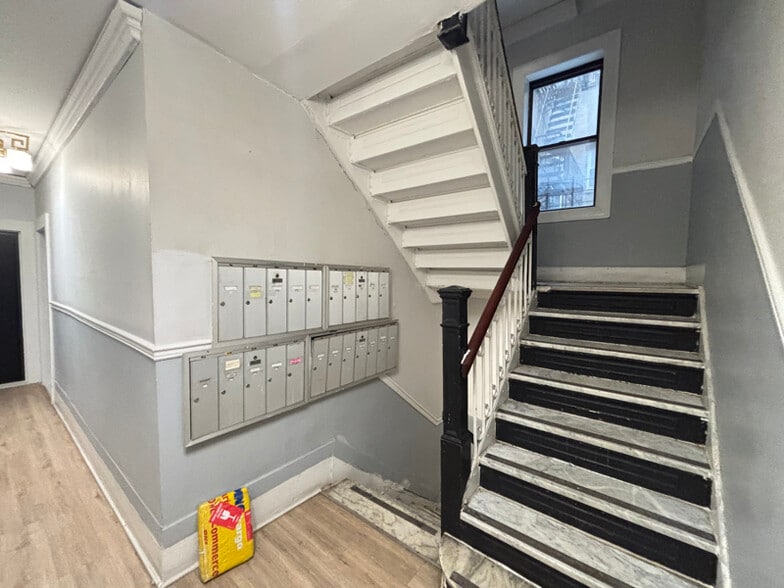 Building Photo - 5008 Palisade Ave