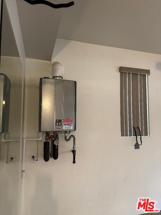 Building Photo - 23212 W Canterbury Way