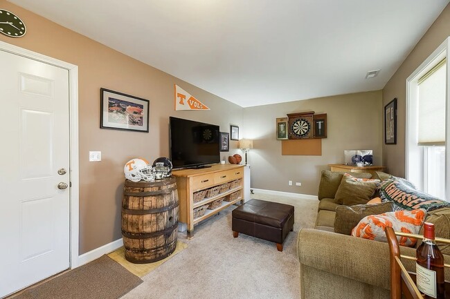 Building Photo - 415 N President St