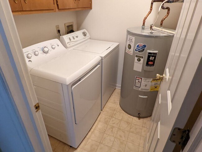 Washer/Dryer - 938 Cold Spring Rd