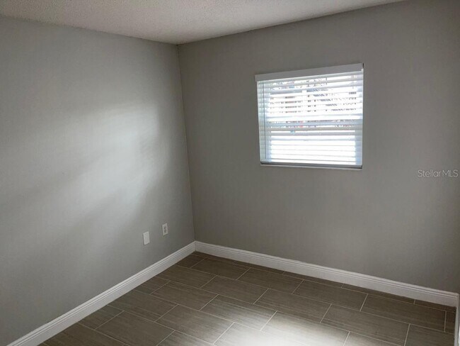 Building Photo - 5325 Curry Ford Rd