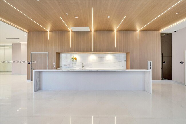 Building Photo - 1170 E Hallandale Beach Blvd