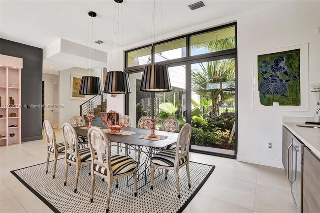 Building Photo - 16709 Botaniko Dr N