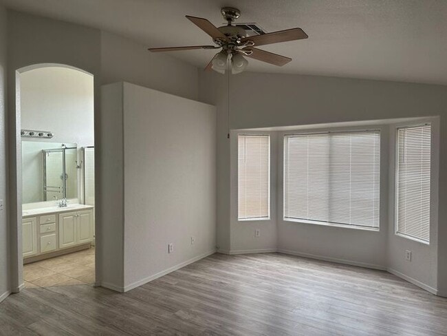 Building Photo - **Beautifully Updated 4-Bedroom Home in Pr...