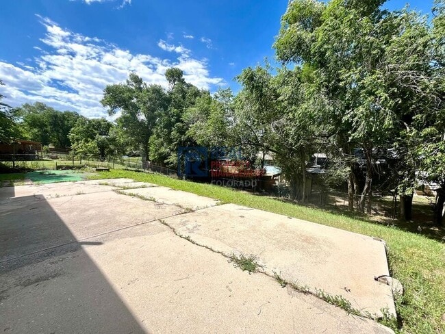 Building Photo - 3410 El Morro Rd