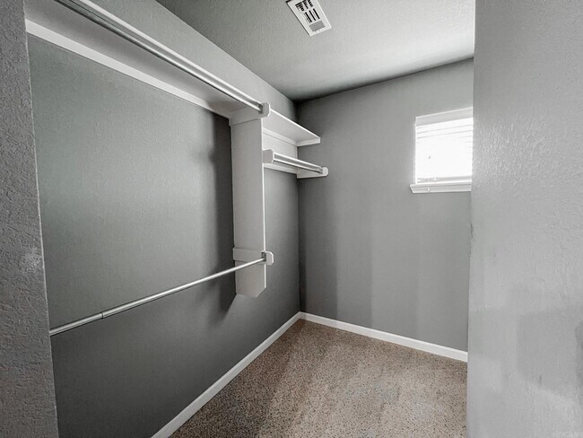 Building Photo - 74 Earnhardt Cir