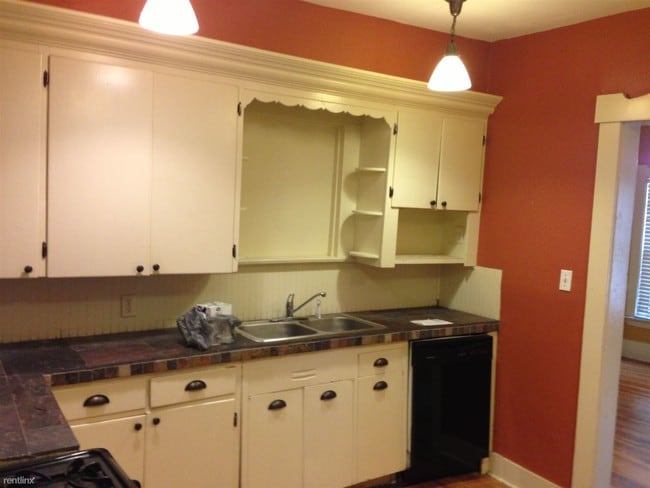 Building Photo - 2 br, 1 bath  - 456 Wealthy St SE Apt 9