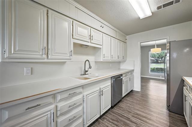 Building Photo - 2201 Briarwood Blvd