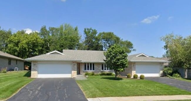 Primary Photo - 6606 Laurel Cherry Dr