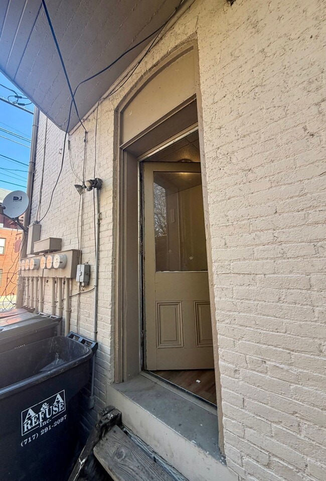 Building Photo - 446 N Duke St