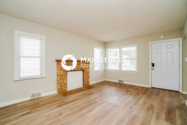 Building Photo - 3 Bedroom Pet-Friendly Home in COLUMBUS, O...