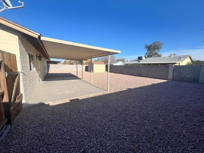 Building Photo - 6421 W Carol Ave