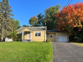 Building Photo - 212 E Montrose St