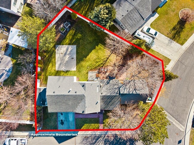 Building Photo - Spacious 4 Bedroom Home in Quiet Orem Neighborhood