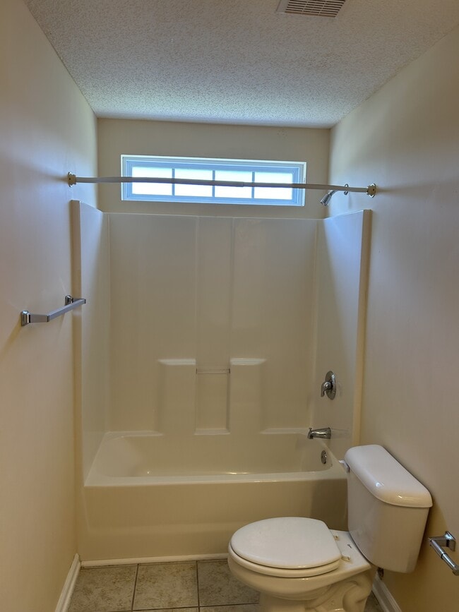 Building Photo - 178 Tibton Cir