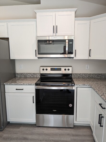 Building Photo - 5837 Babian Rd