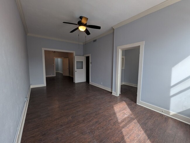 Building Photo - 409 Main St