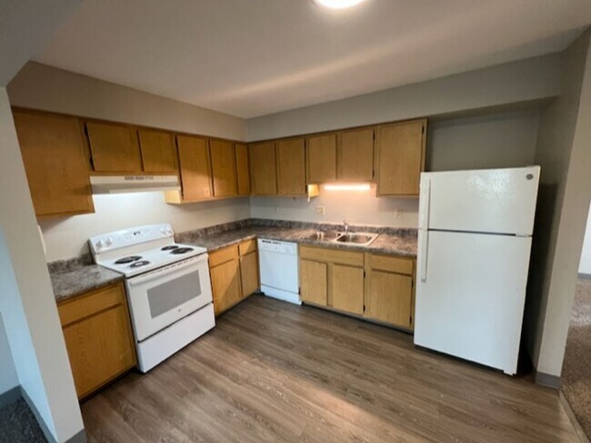 Building Photo - 2Bed DOWNTOWN!!