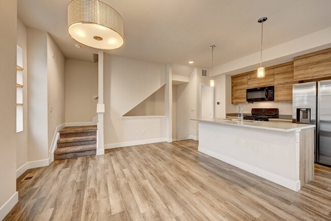 Building Photo - $2,695.95- 3 bed, 3.5 bath located in Lakewood with AC, and In Unit Laundry!