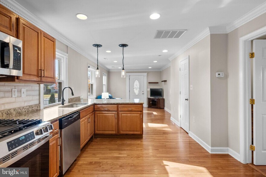 Building Photo - 5701 31st Ave